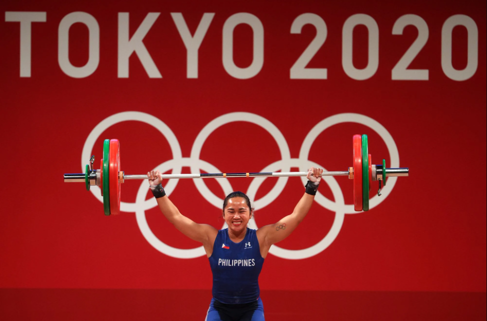Weightlifter Hidilyn Diaz makes history as she takes home the Philippines' first-ever Olympic gold medal (Photo: Chris Graythen/Getty Images)